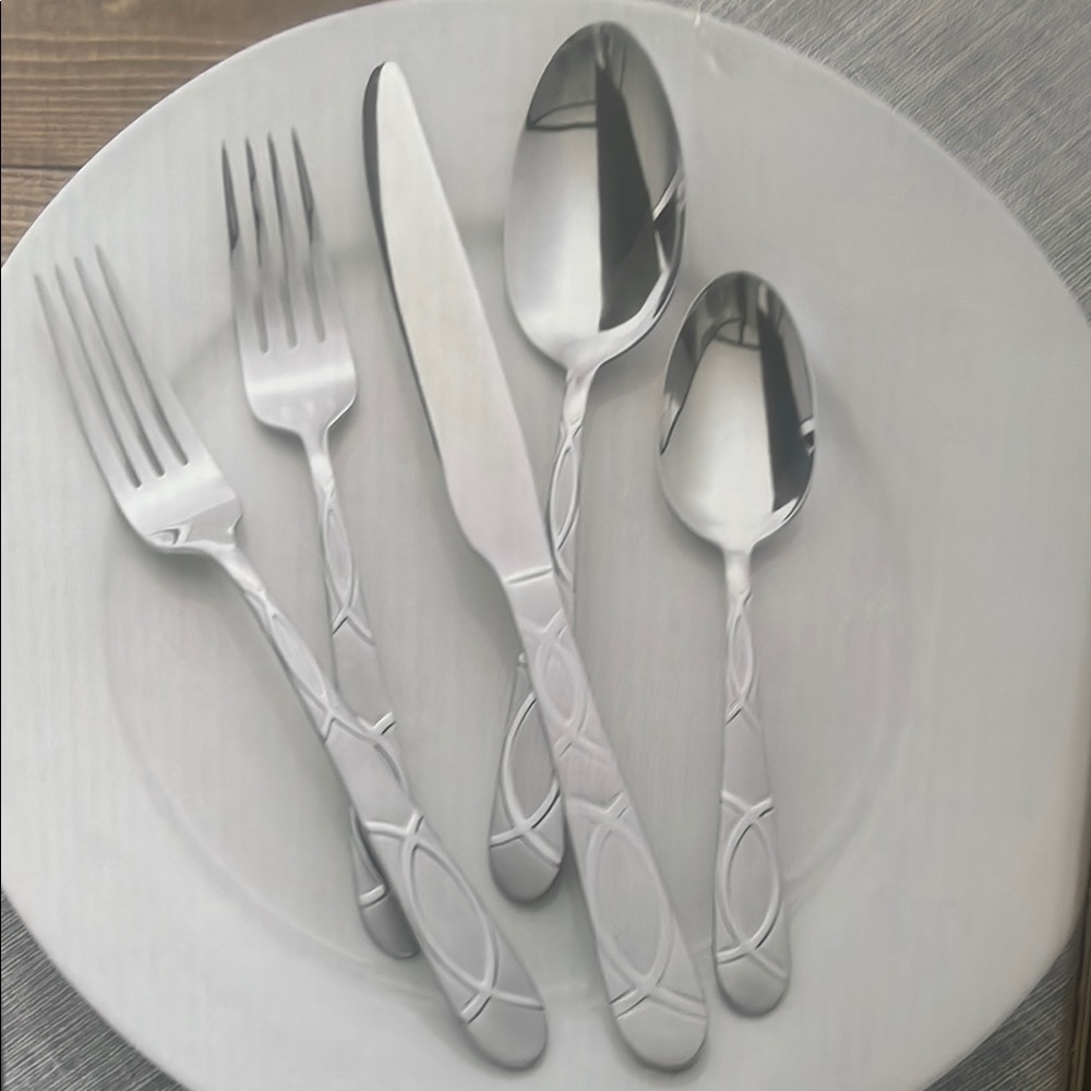 Classic Silver Flatware‎ Set for Dining